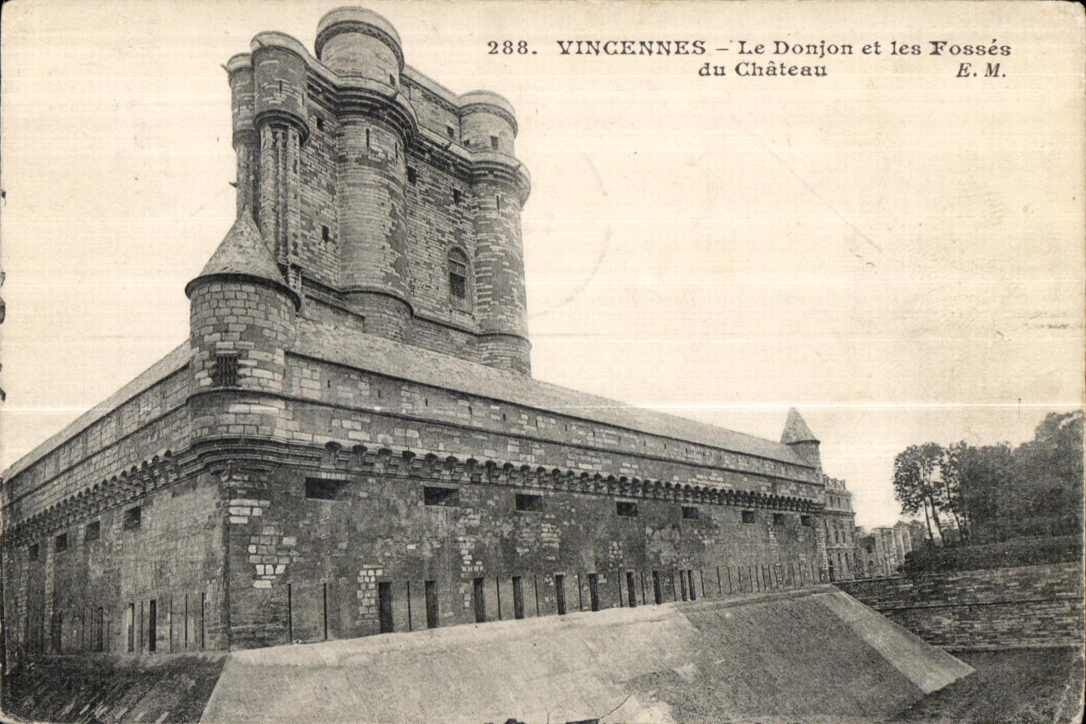 CPA VincennesLe Keep and Pits of the Castle