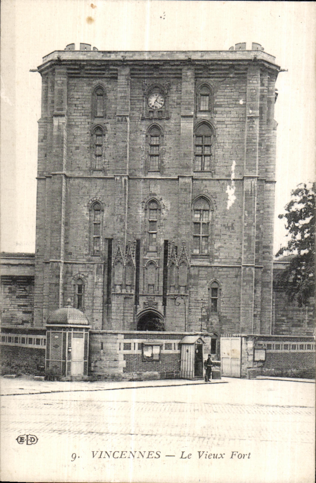 CPA Vincennes the Old man Fort