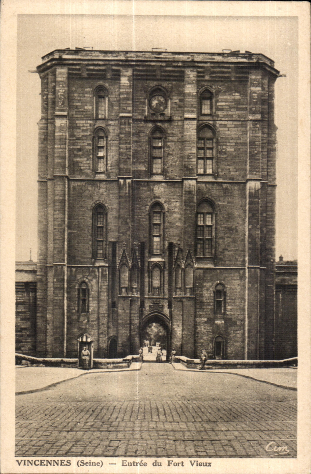 CPA Vincennes (the Seine) Entrance of Fort Old