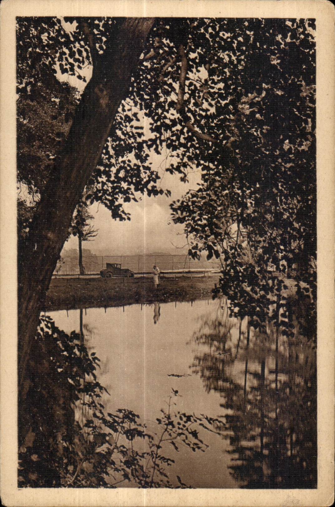 CPA While strolling with Wood De Vincennes Close to the Racecourse of Vincennes