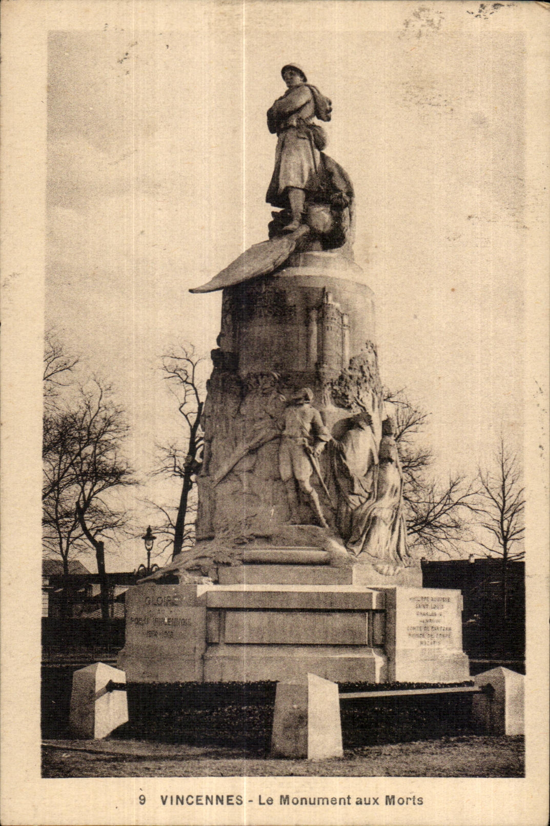 CPA Vincennes the War memorial Militaria
