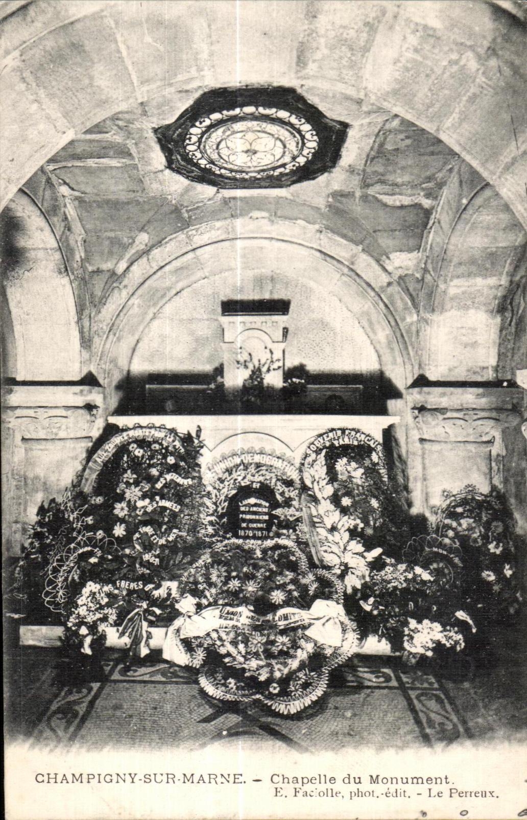 CPA Champigny On the Marne Vault of the Monument