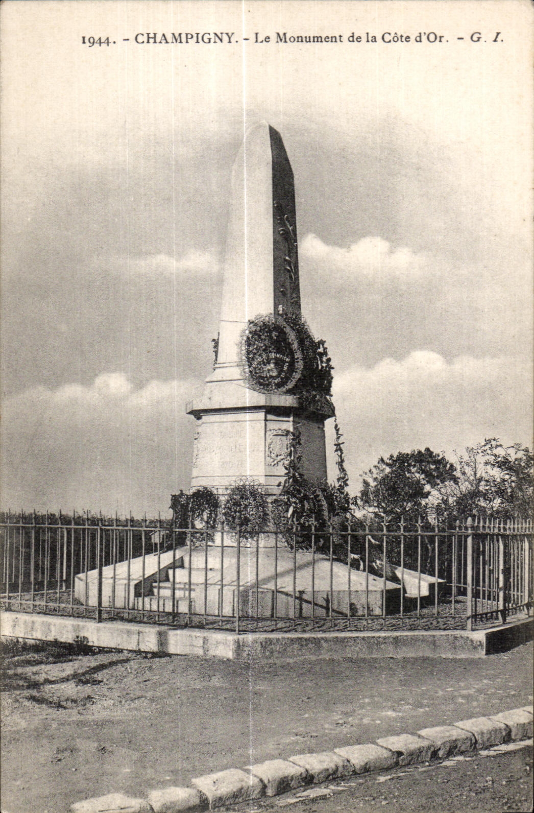 CPA Champigny Le Monument de la Cote d Or GL