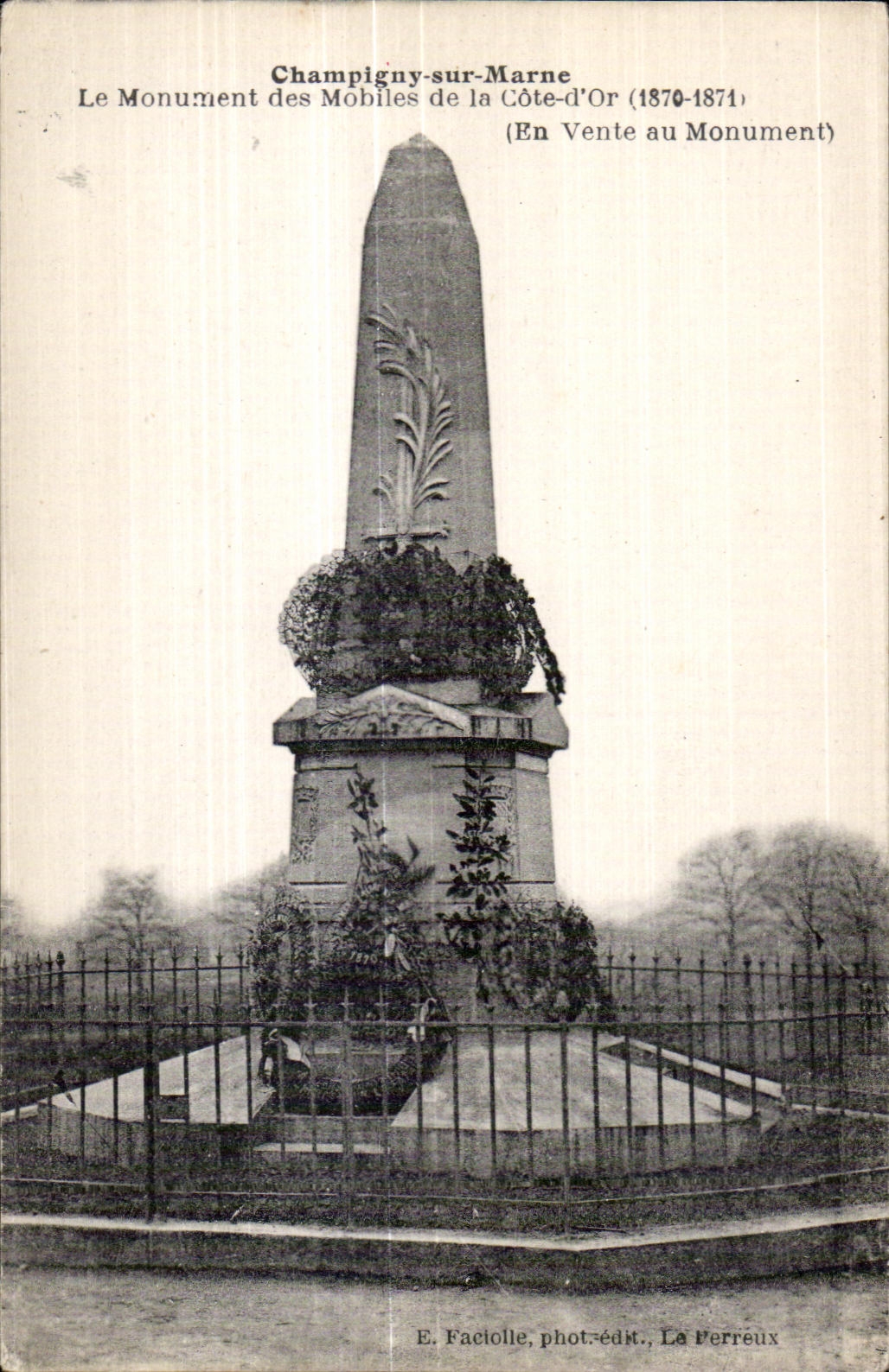 CPA Champigny the Monument of the Mobiles the Dimension Gold