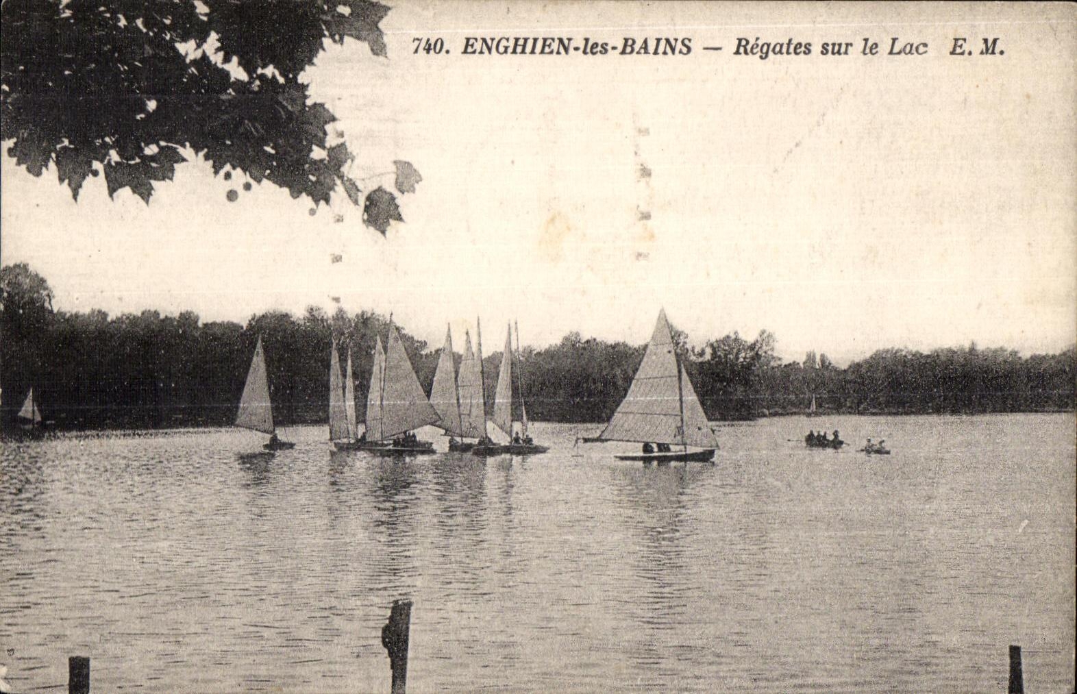 CPA Enghien les Bains Regattas on the Lake Boats