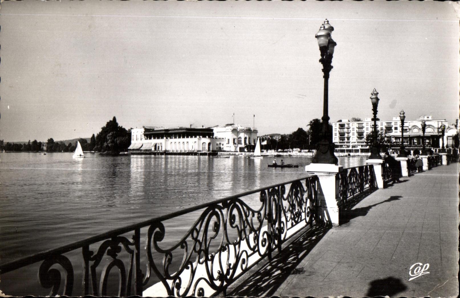 CPSM Enghien Les Bains the Walk and Lake towards the Casino