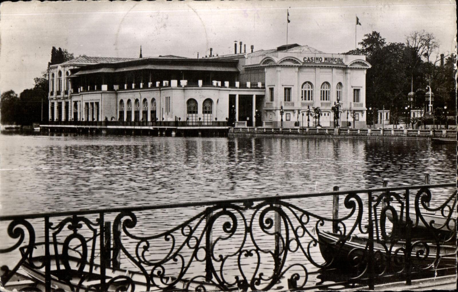 CPA Enghien Les Bains the Casino seen of Pier