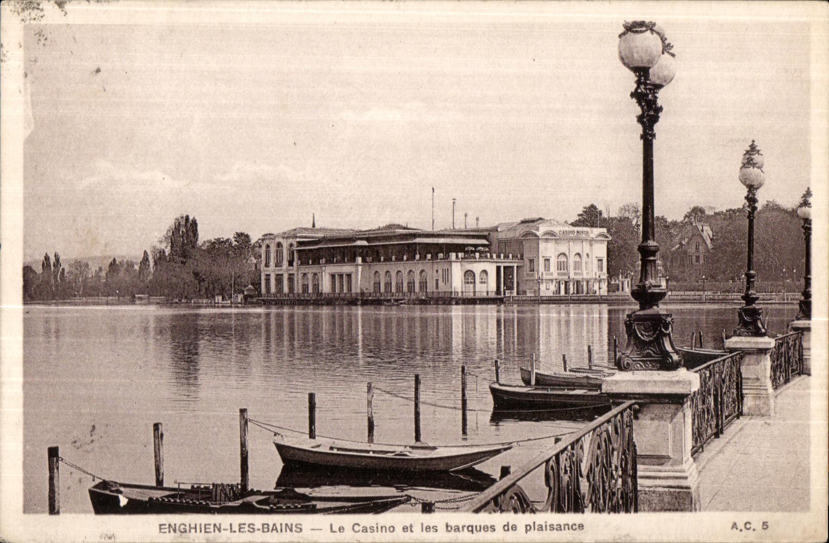 CPA Enghien les Bains the Casino and boats of pleasure