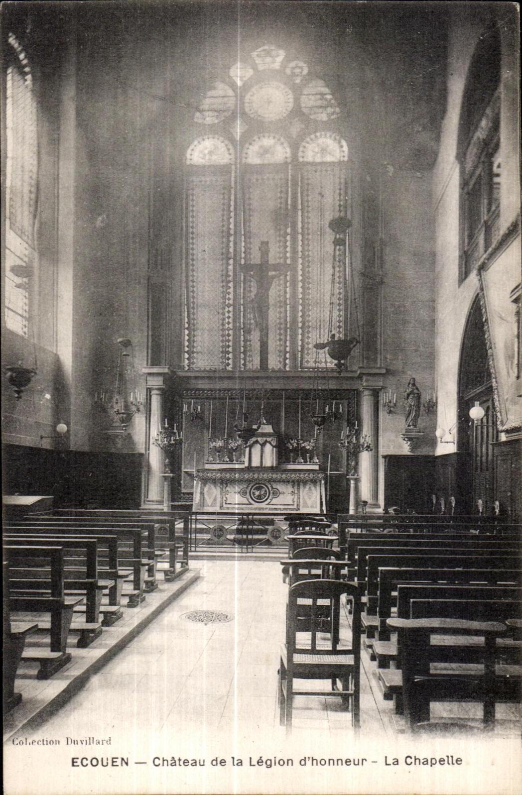 CPA Ecouen Castle of the Legion honor La Chapelle
