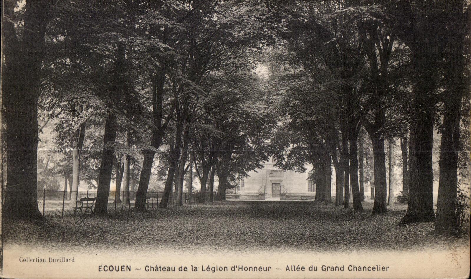 CPA Ecouen Castle of the Legion Honor Allee of the Large Chancellor