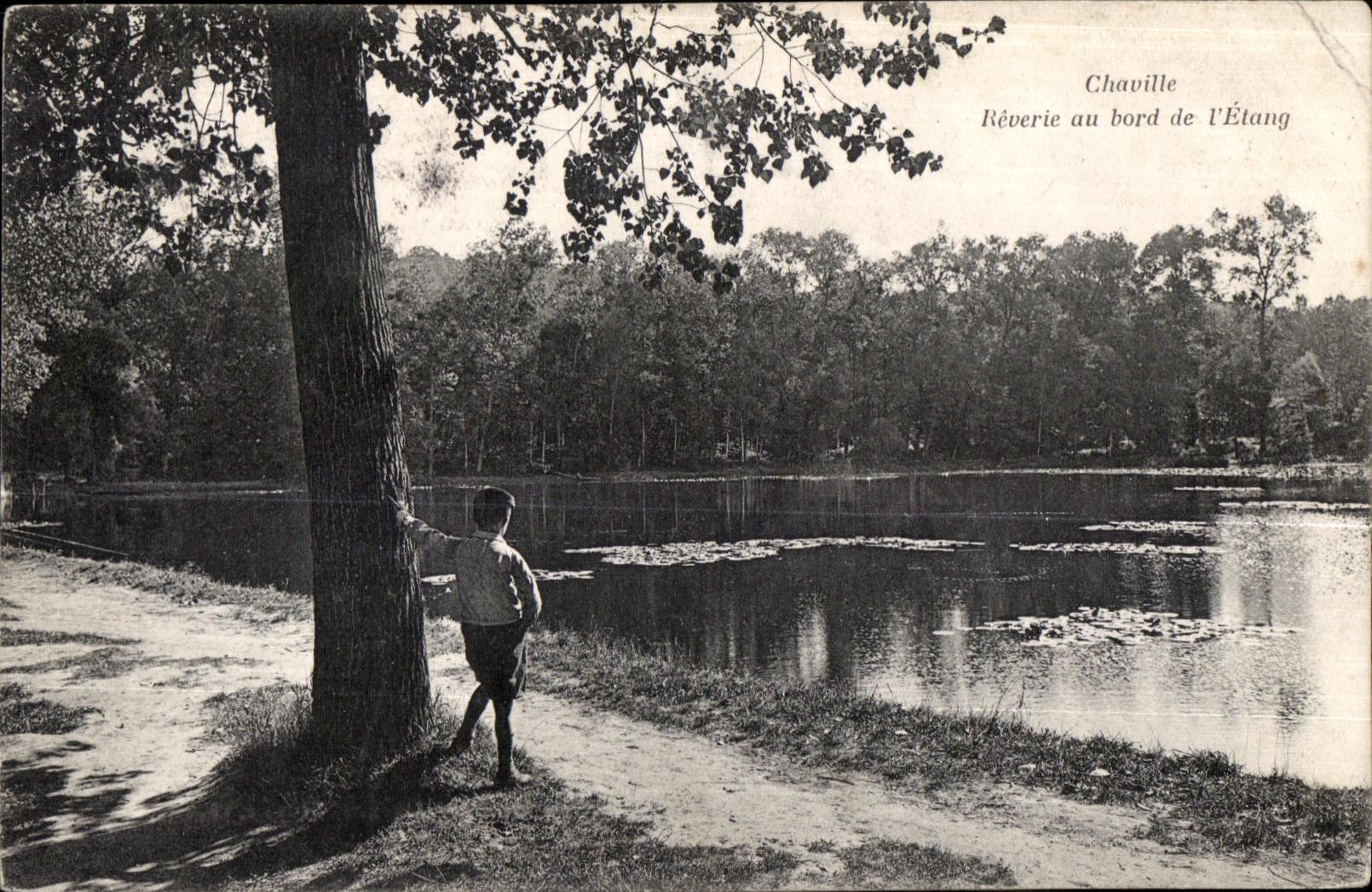 CPA Chaville Reverie du bord de I Etang Enfant