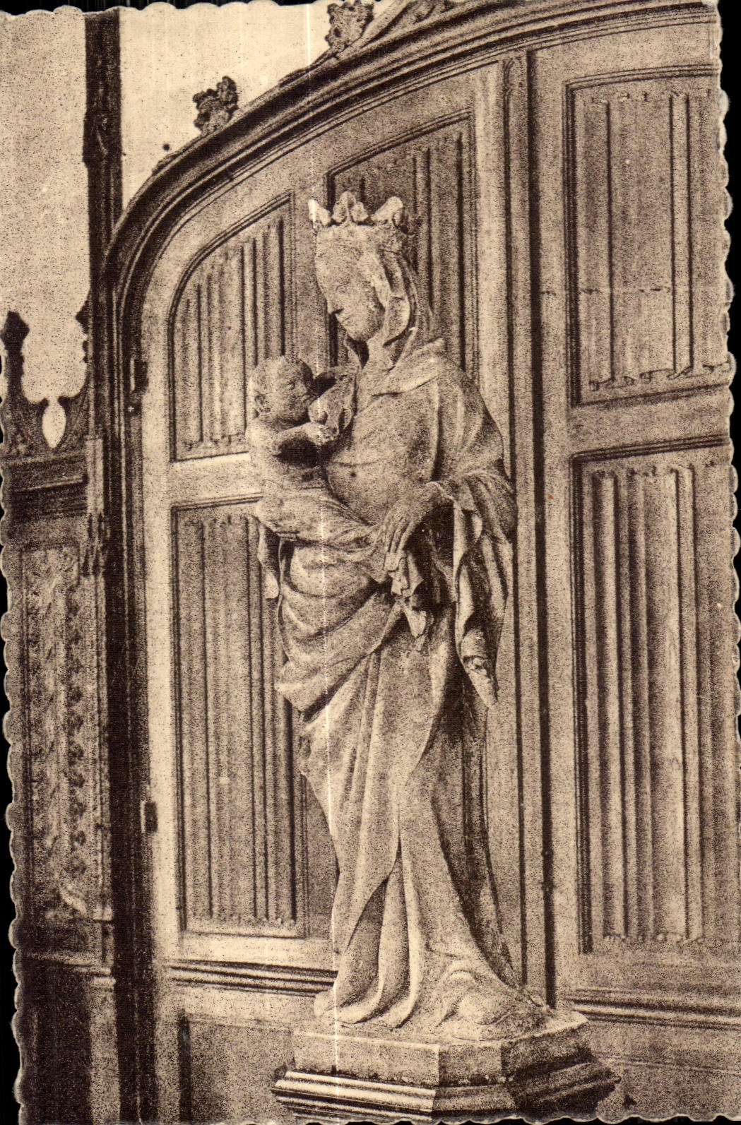 CPA Abbey of royaumont asnieres oise (S and O) virgin (XIV century)