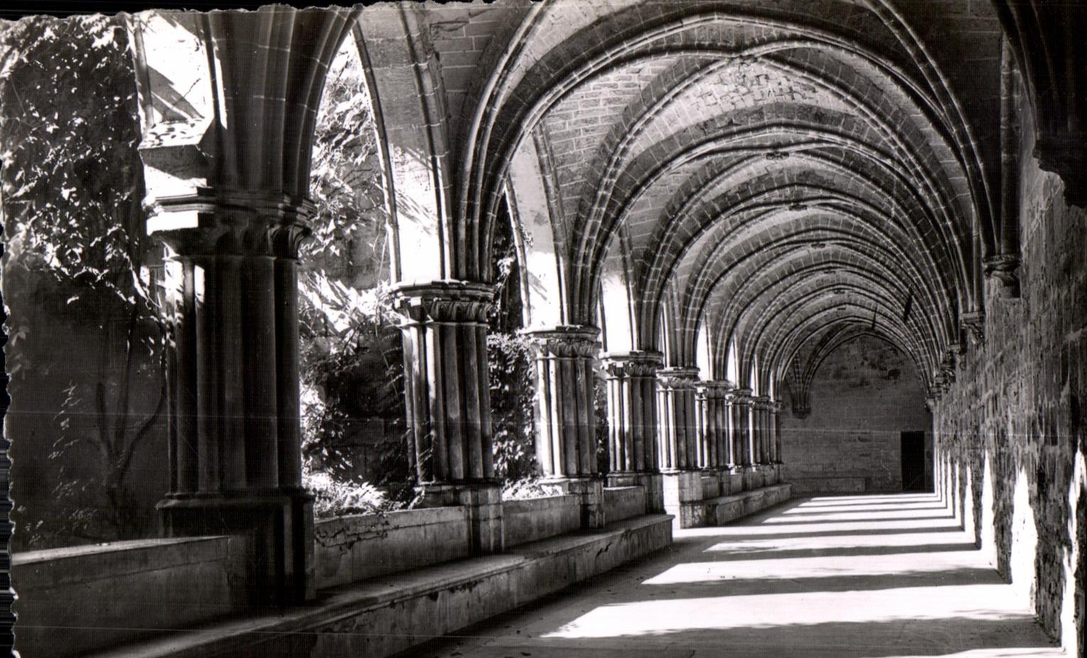 CPSM Abbey of Royaumont Asnieres on Oise the cloister