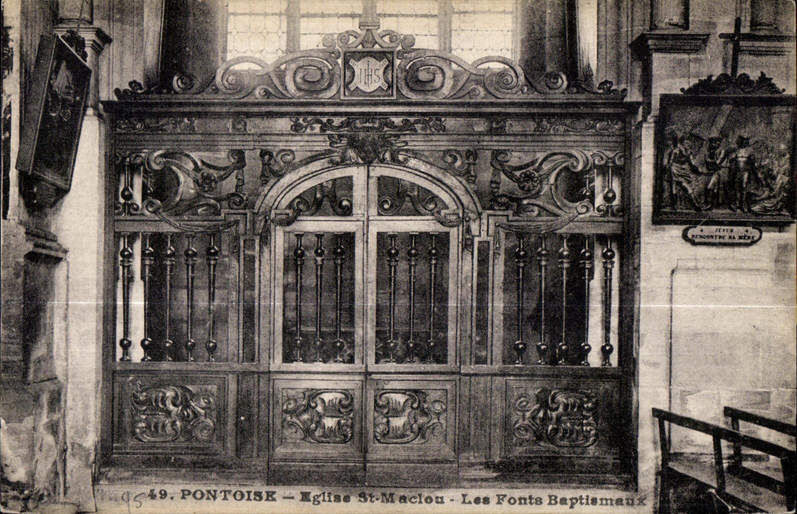 St Maclou de la iglesia de CPA Pontoise la fuente bautismal