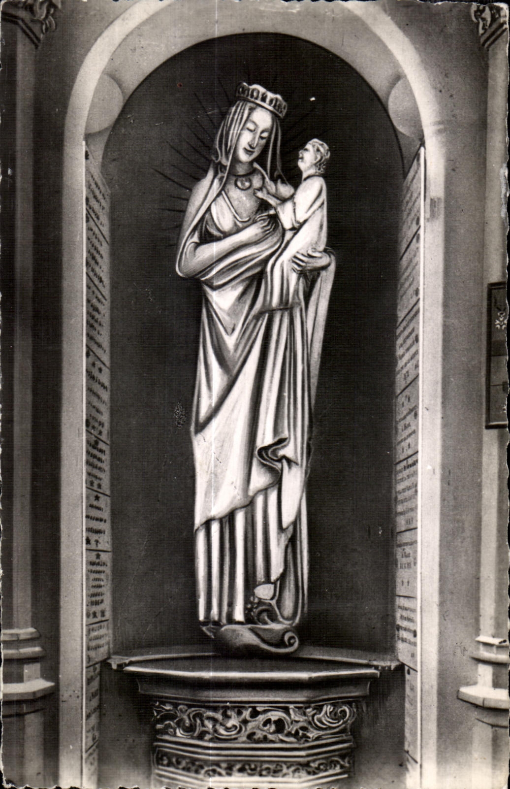 Virgen Pontoise de CPA milagroso de iglesia de I Notre Dame