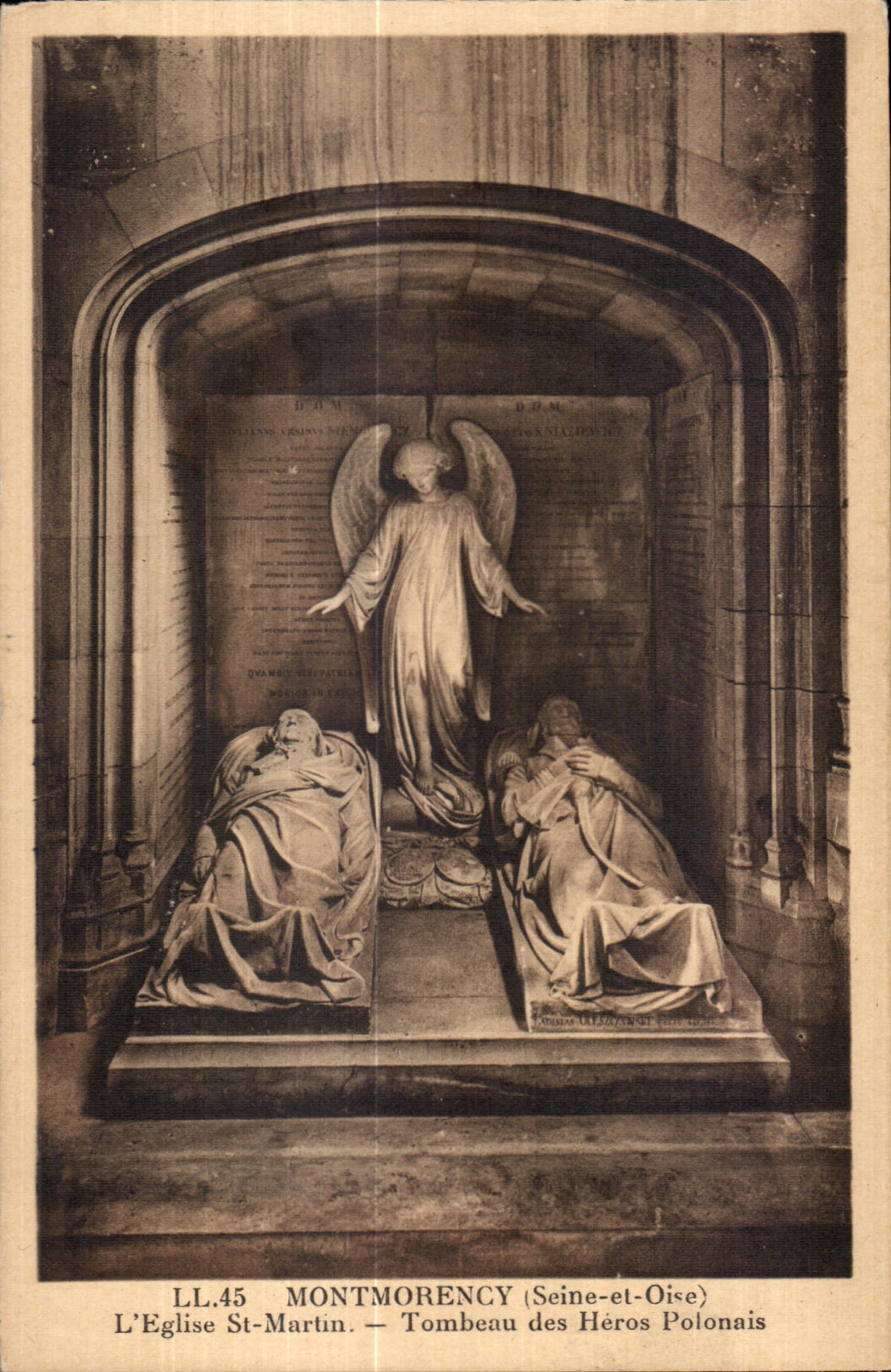 CPA Montmorency (the Seine and Oise) Church St Martin Tomb of the Polish Heroes