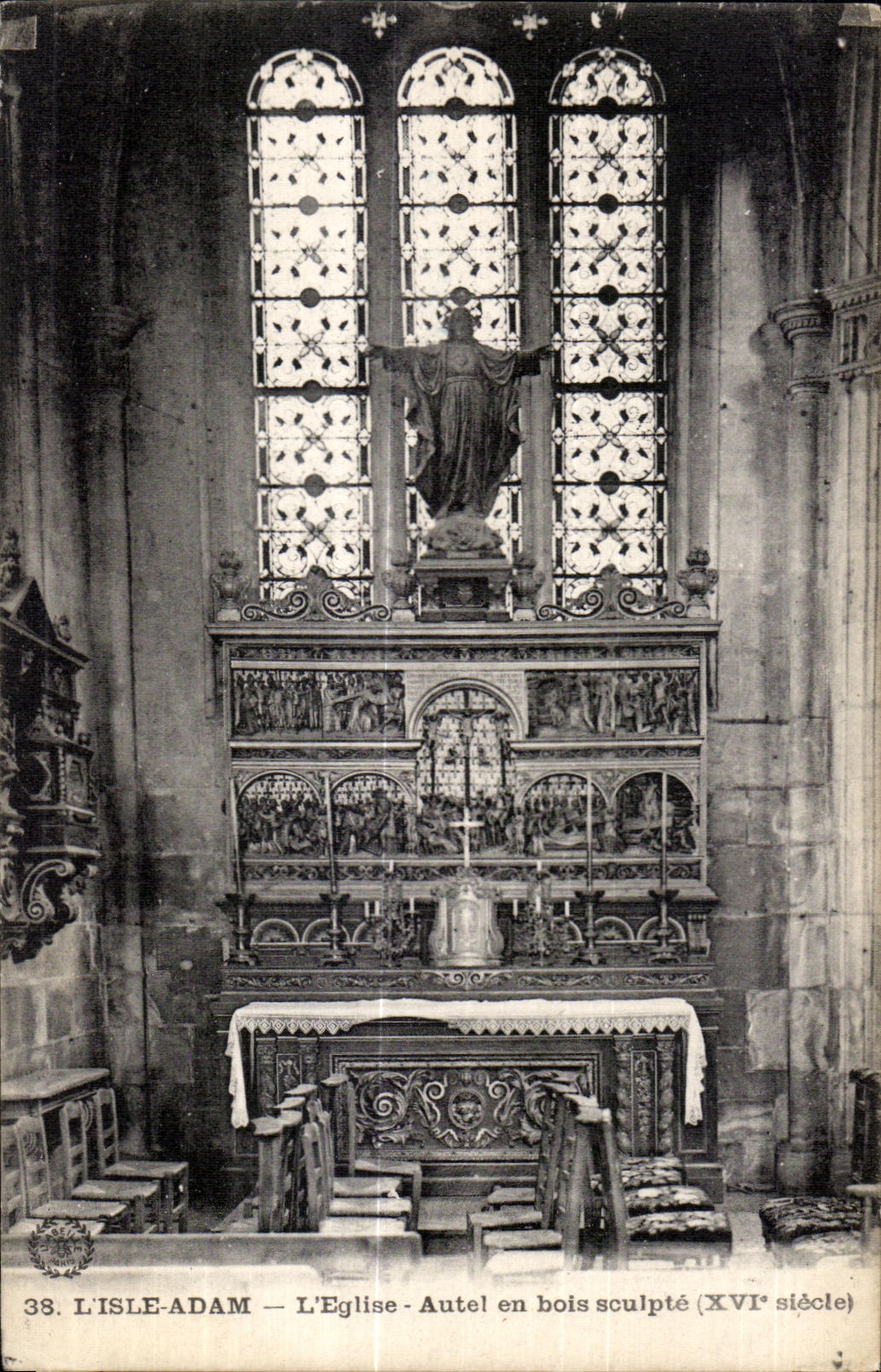 Puente del horno de la iglesia de AdAn de la isla de CPA de la escultura de madera (XVI siglo de E)