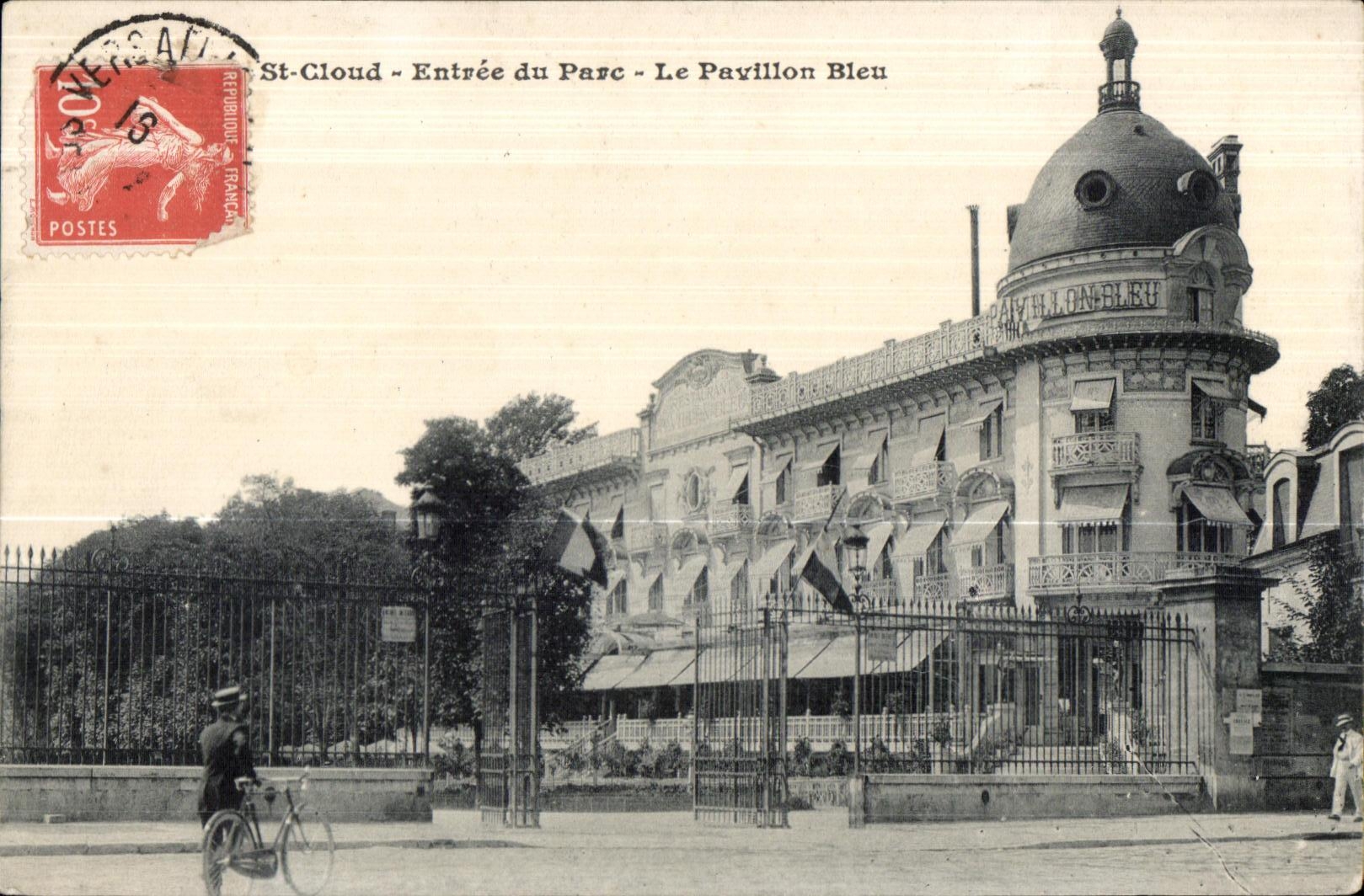 CPA Saint Cloud Entree du Parc le pavillon Bleu