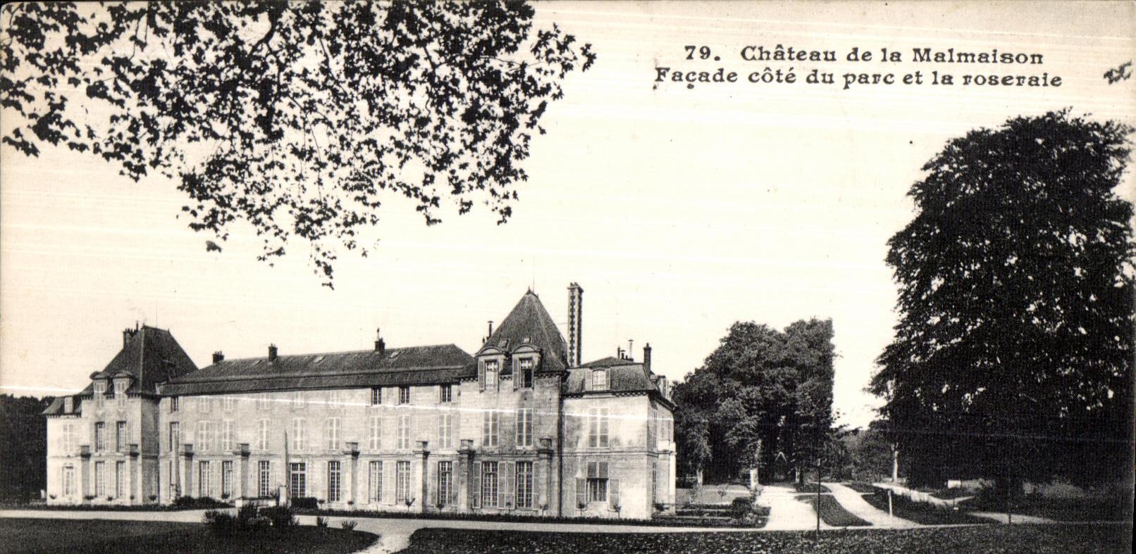 CPA Castle of Malmaison Facase dimensions park and the rosery