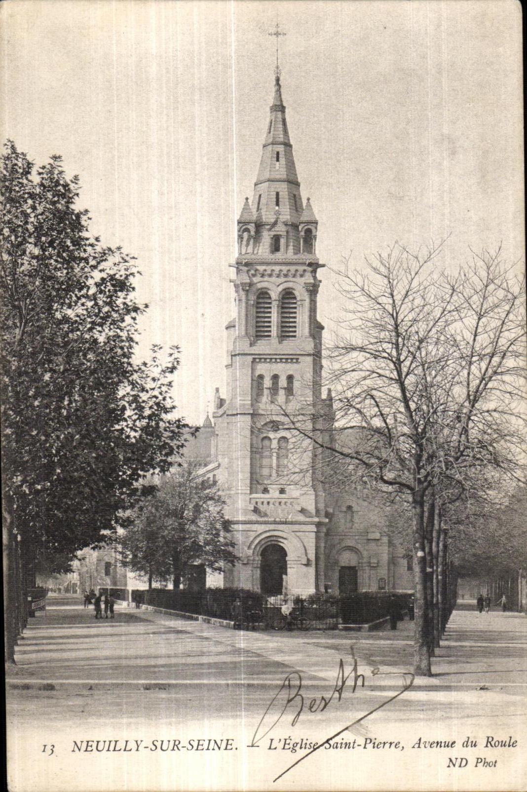 CPA Neuilly sur Seine Church Saint stone which occurred of Rolls
