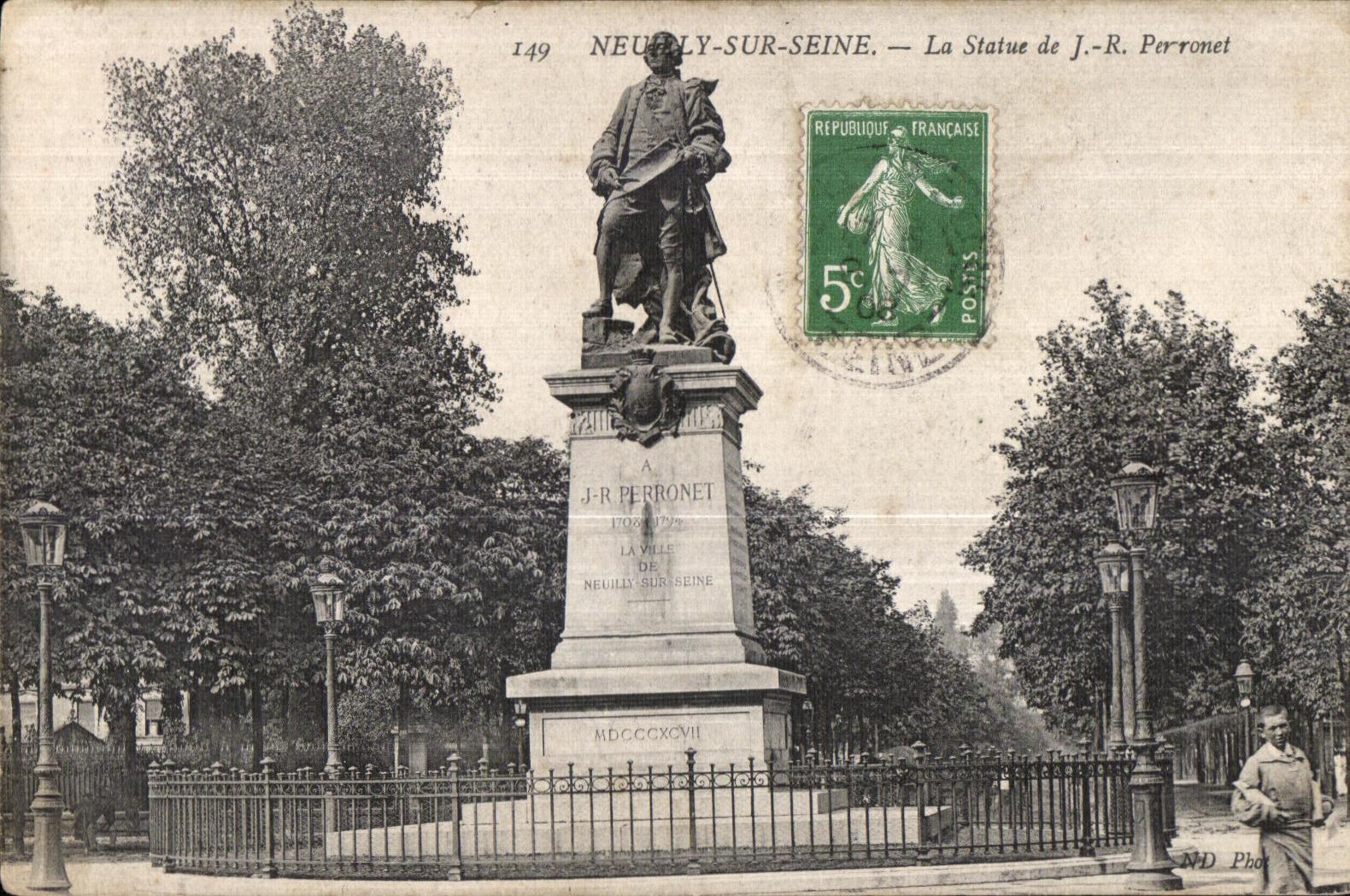 CPA Neuilly Sur Seine La Statue de J R Perronet