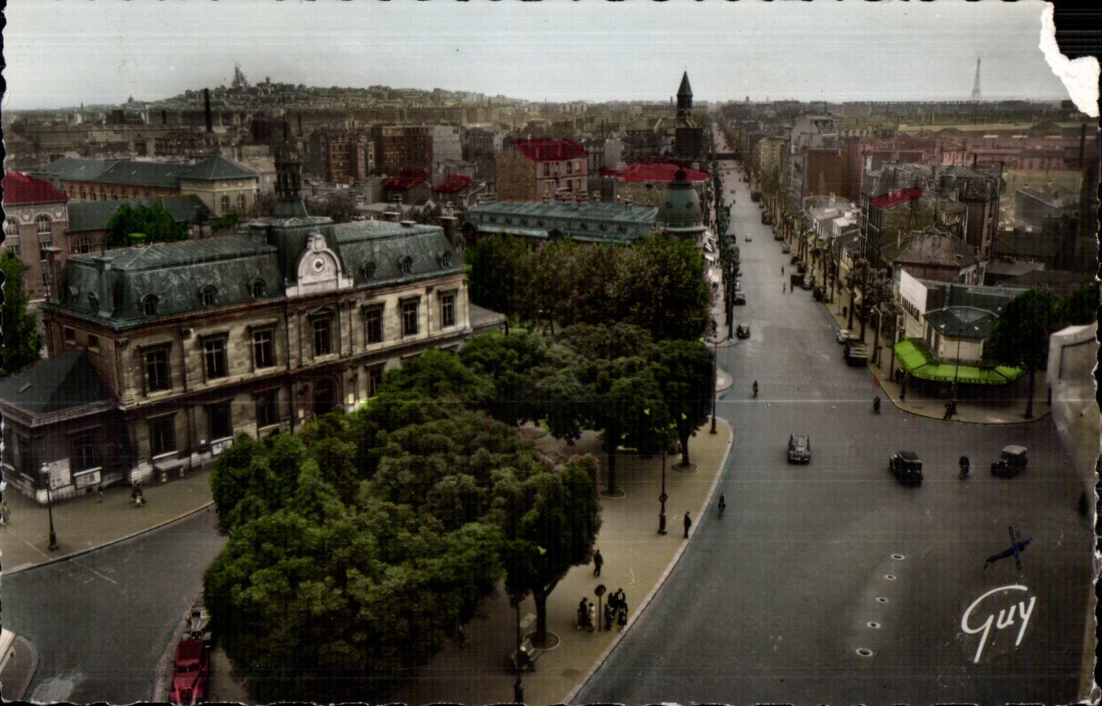 CPA Saint Ouen (Seine) Vue panoramique de la place de la Republique A gauche la Mairie a droite