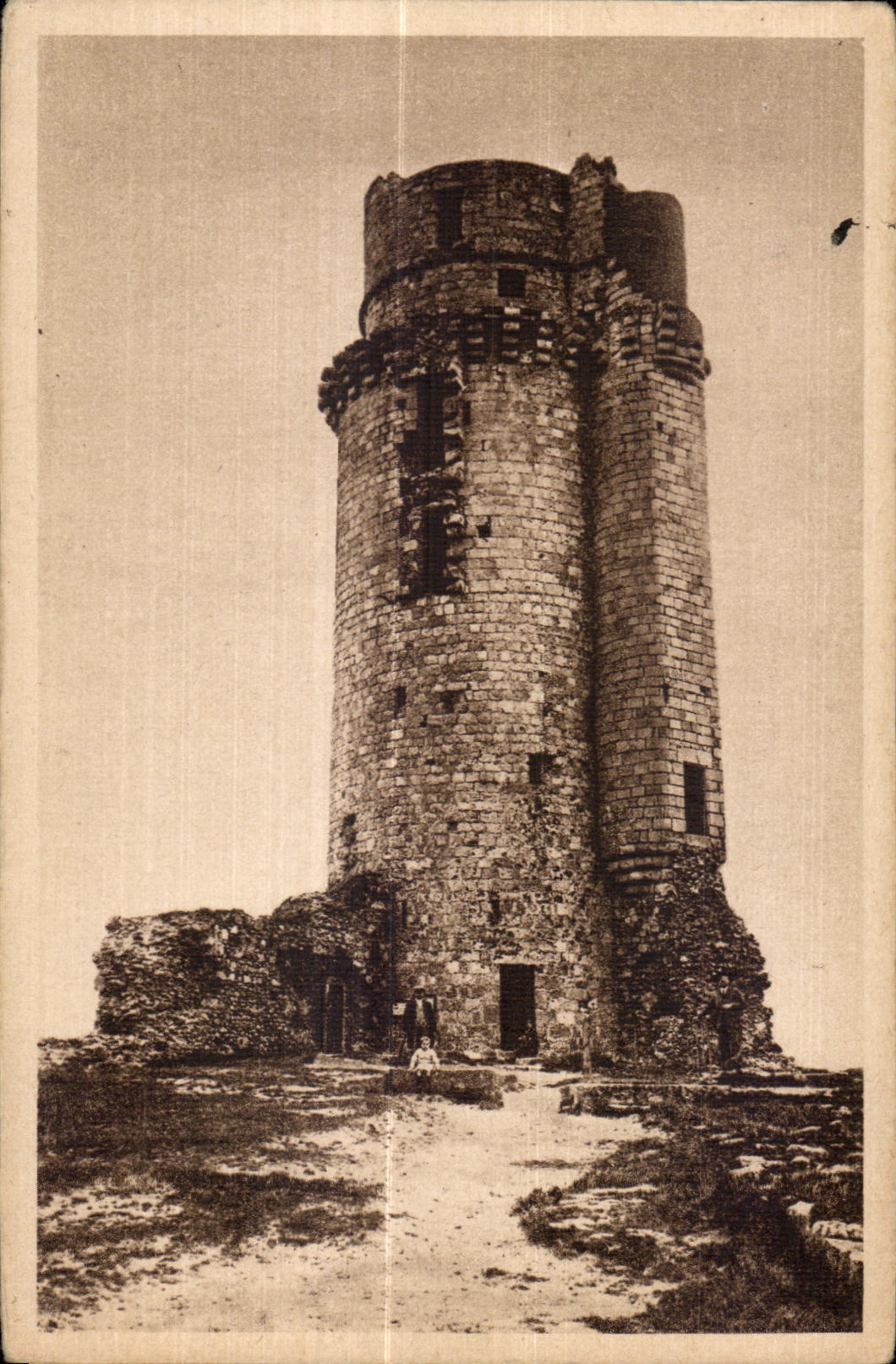 Montlhery - La Tour - CPA 