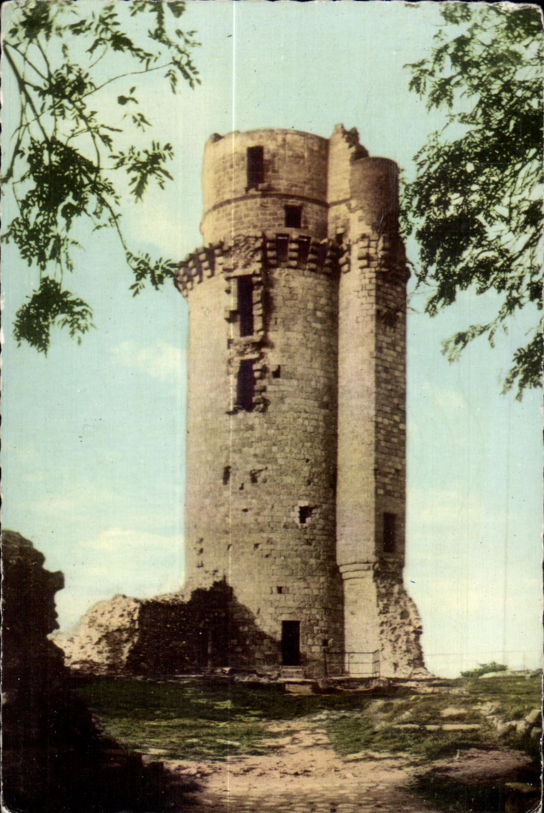 Montlhery - Le Chateau - La Tour - CPA