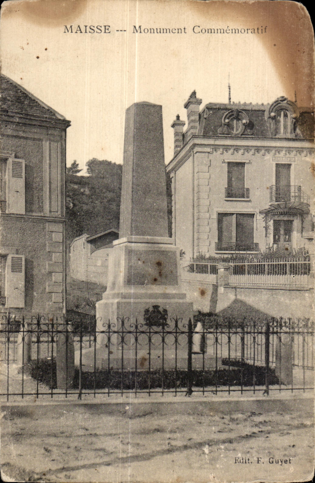 CPA Maisse (S -et-O ) Monument Commemoratif