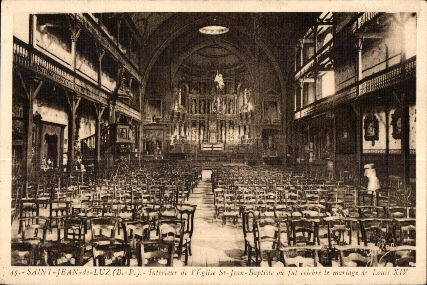 CPA Saint Jean de Luz (B -P ) Interieur de I Eglise St Jean Bapliste au ful celebre le mariage de Louis XIV
