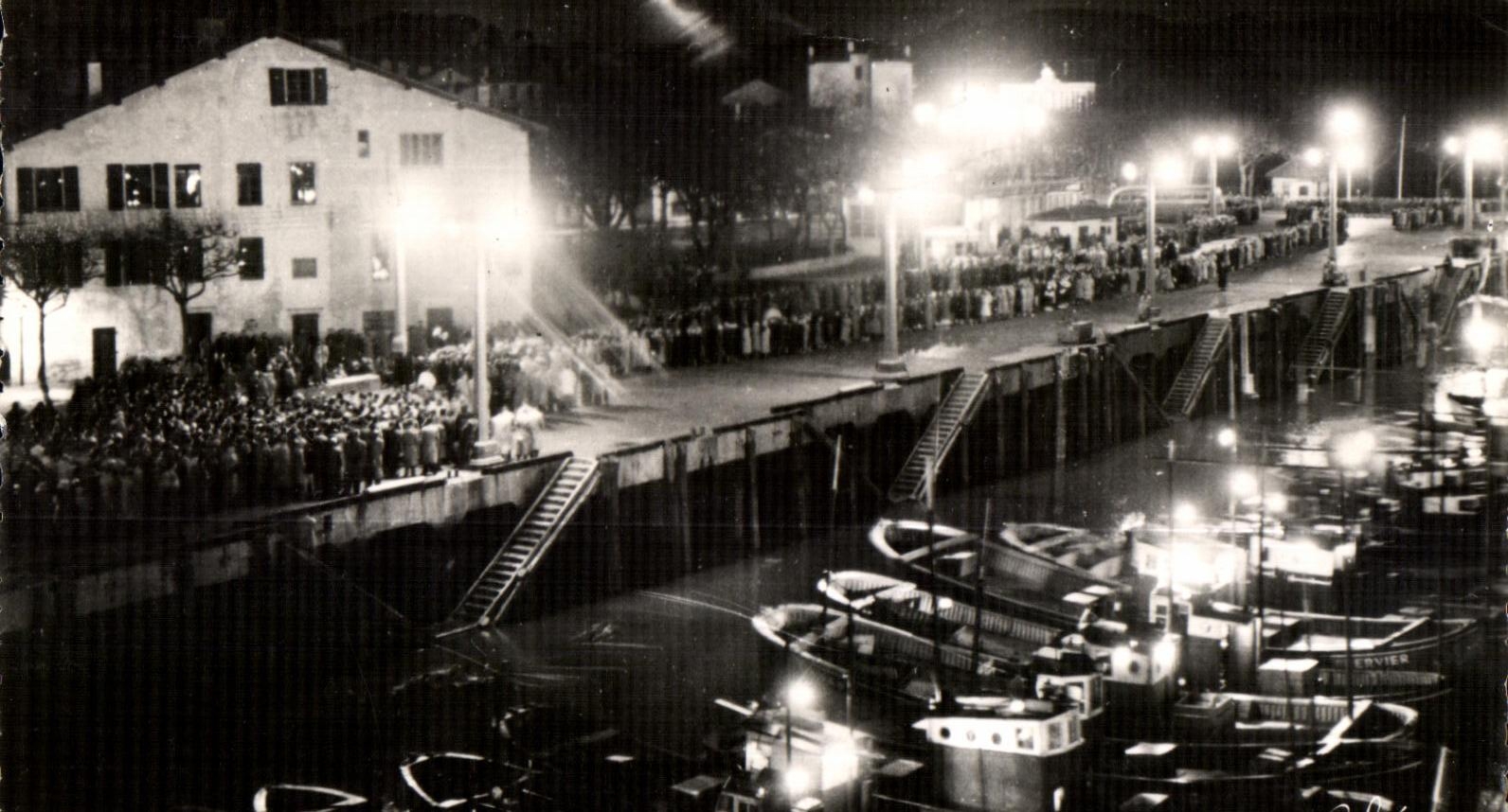CPSM St Jean De Luz (Basses-Pyr ) Le Port la Nuit