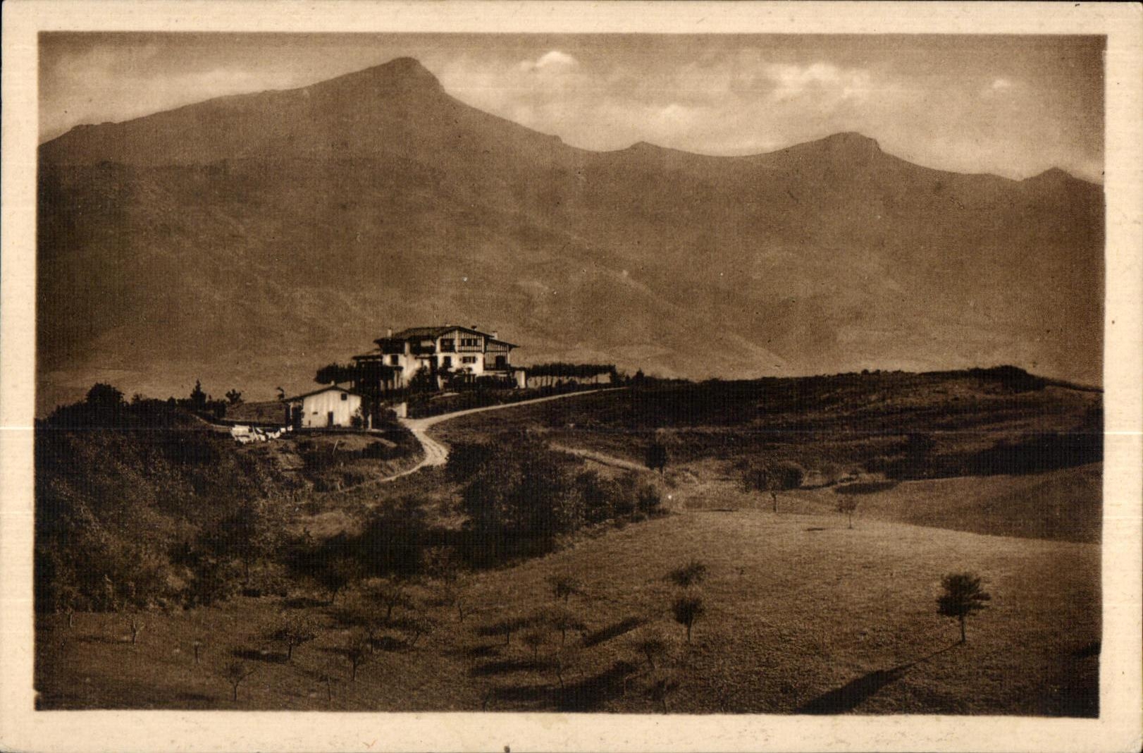 CPA Saint Jean de Luz (Cote Basque) La Rhune La Villa Oberens