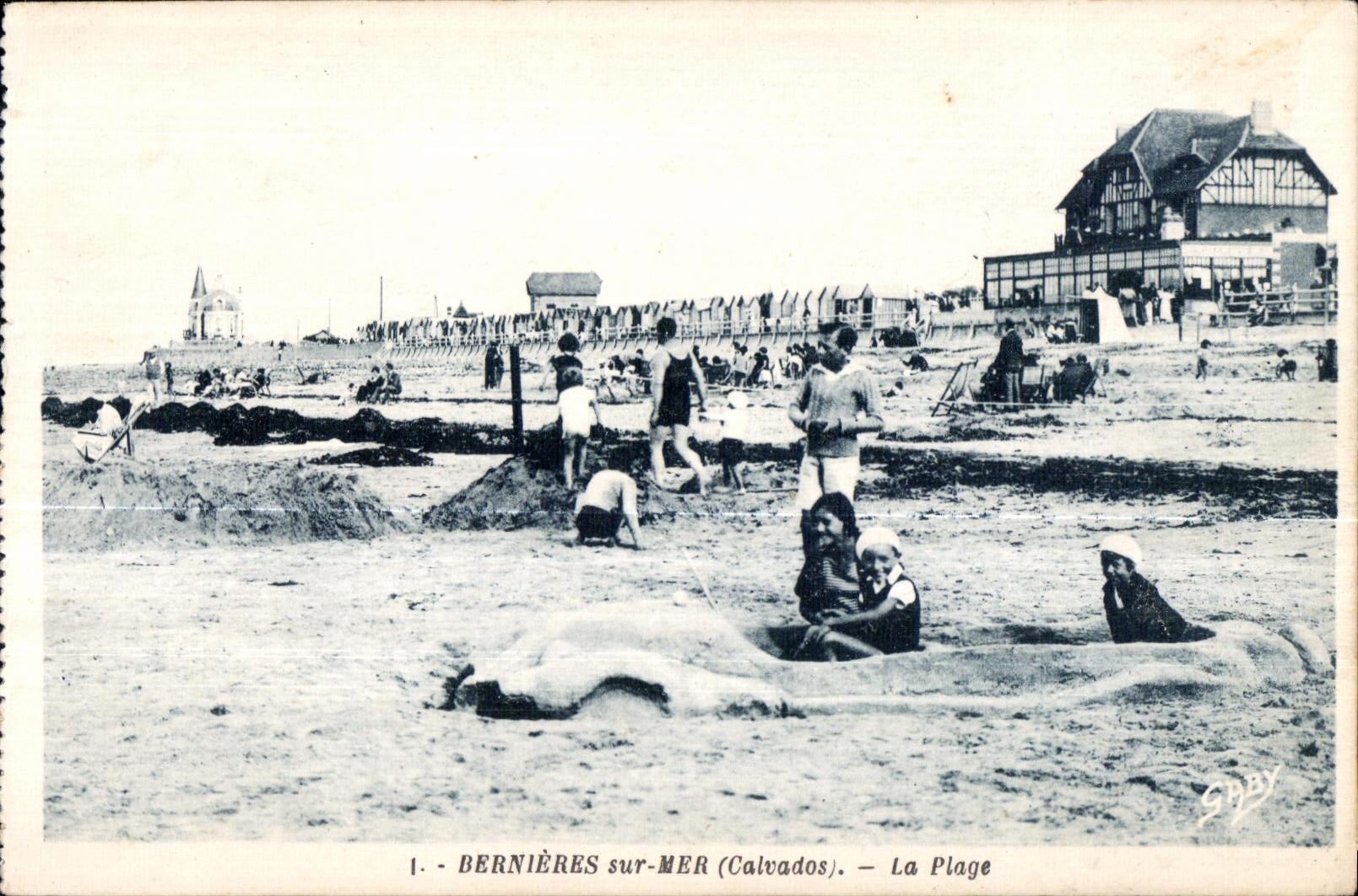 CPA Bernieres sur Mer (Calvados) La plage