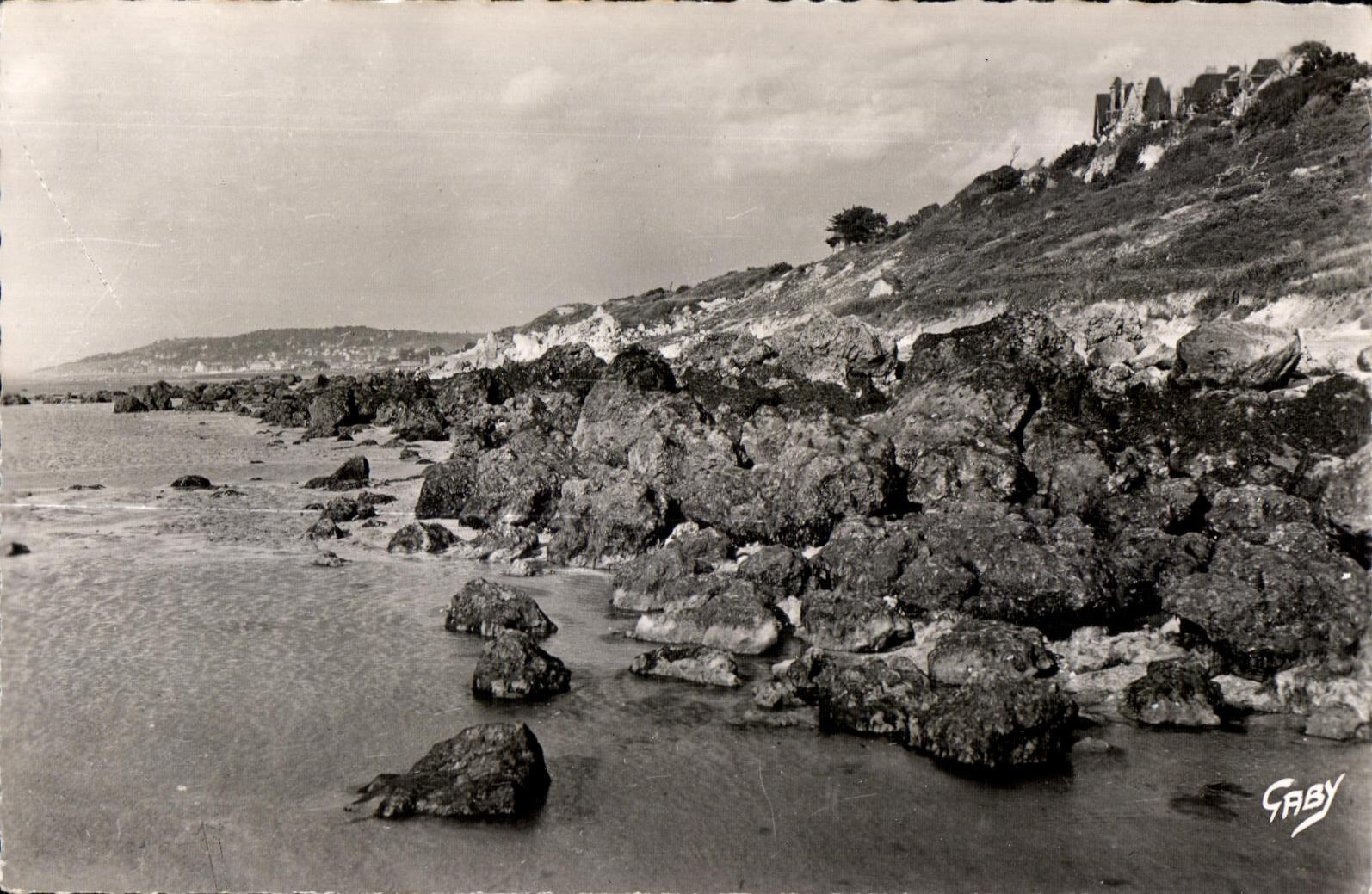 CPA Benerville sur Mer (Calvodos) Les Rochers