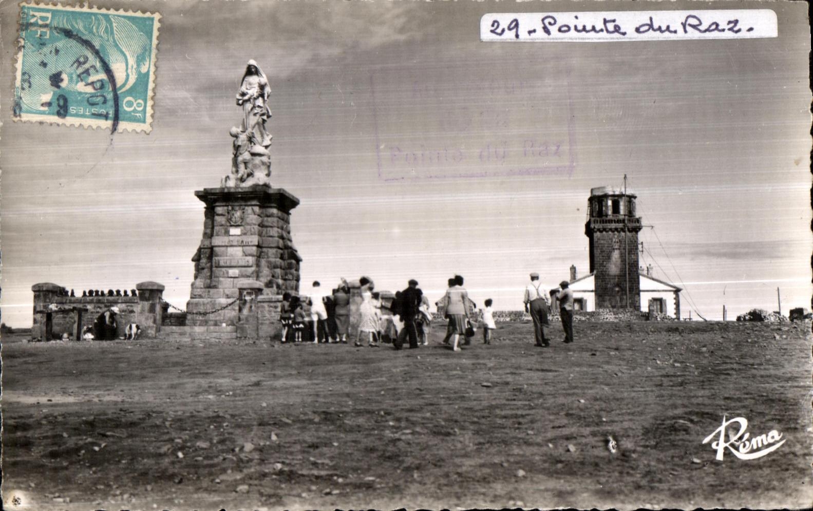 CPA La Pointe Du Raz (finistere) La statue de Notre Darme des Naufrages La Semaphore