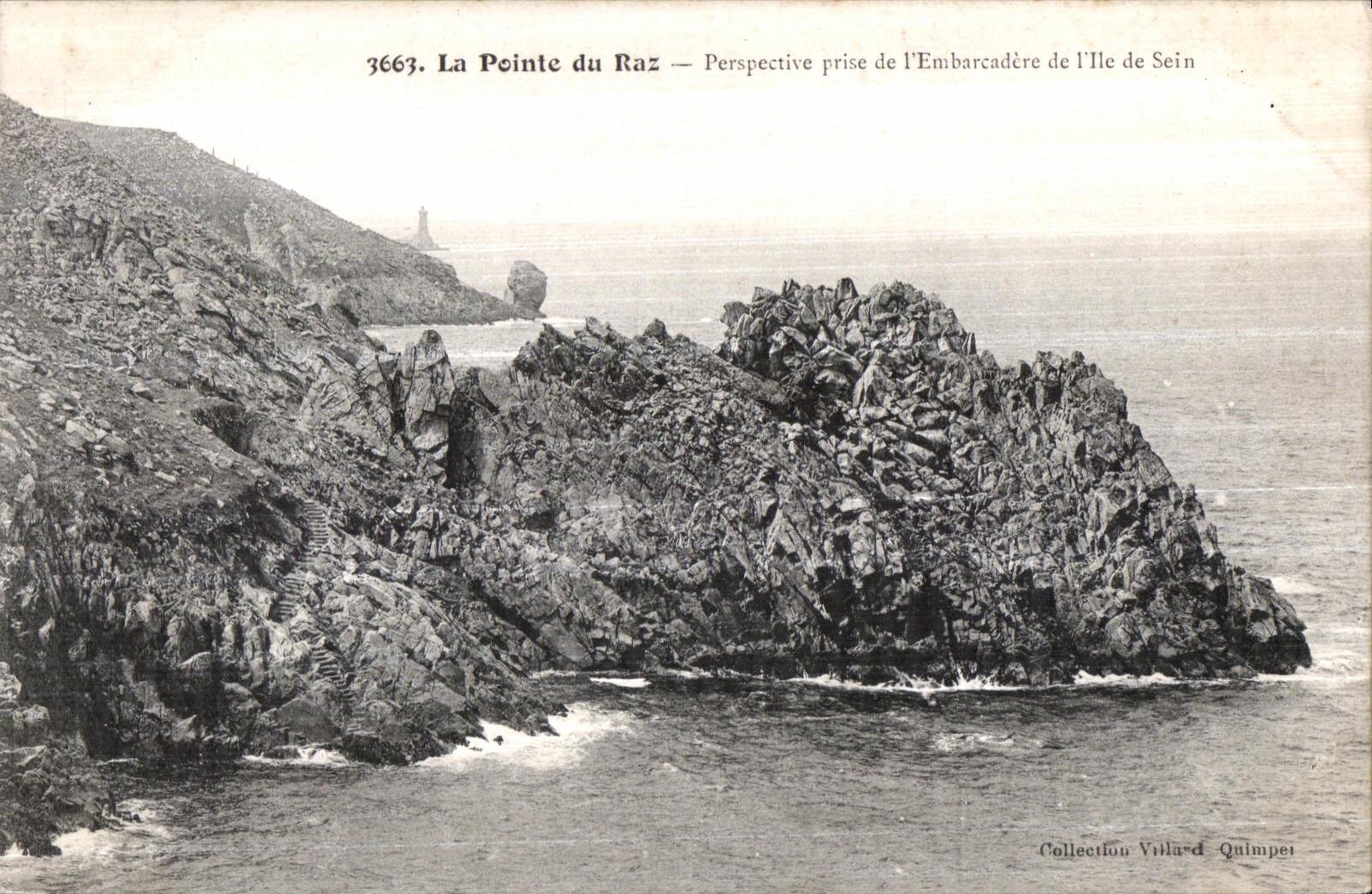 CPA La Pointe Du Raz perspective prise de l Embarcadere de l Ile de Sein