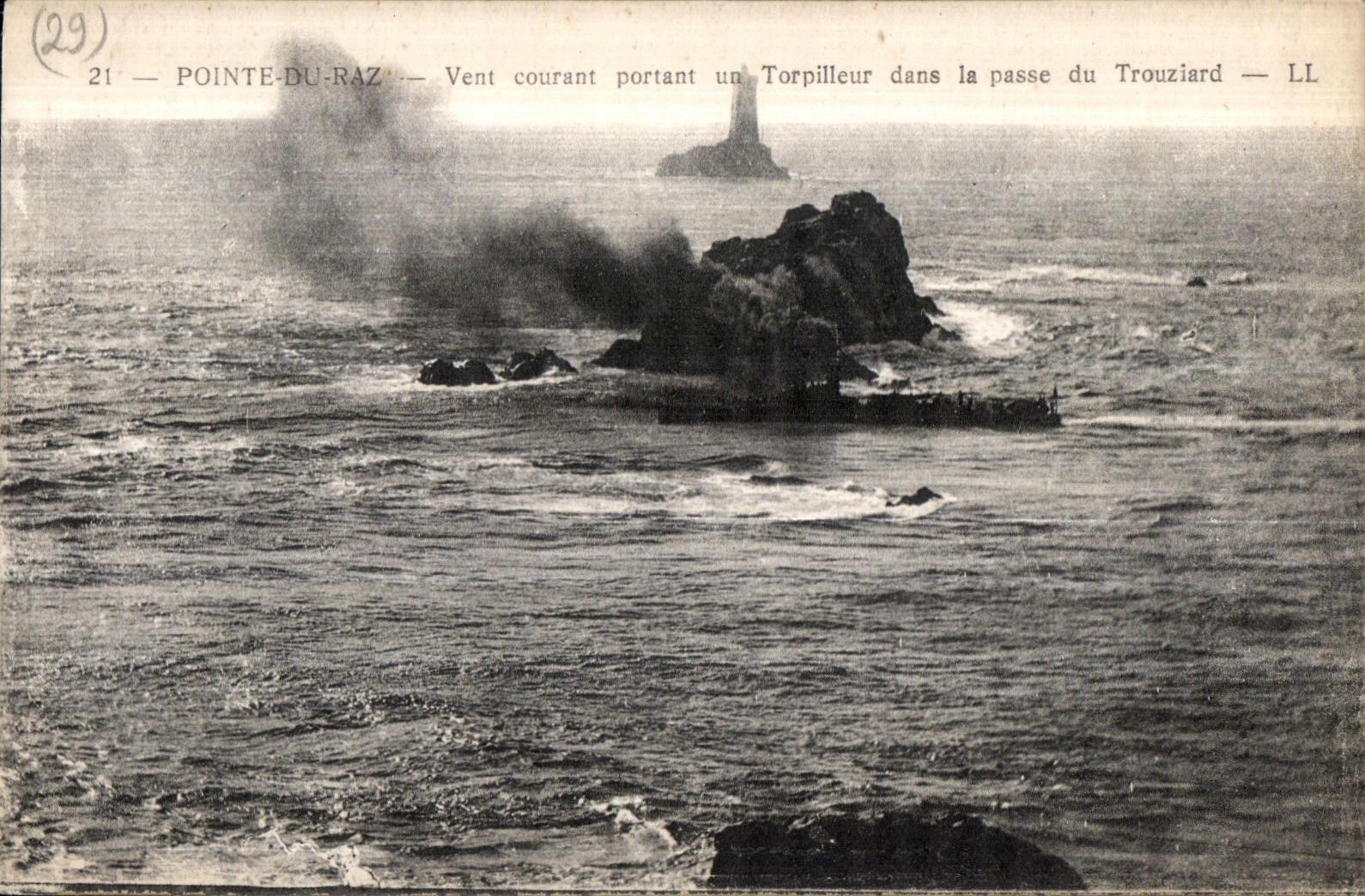 CPA Pointe Du Raz Vent courant portant un Torpilleur dans la passe du Trouziard