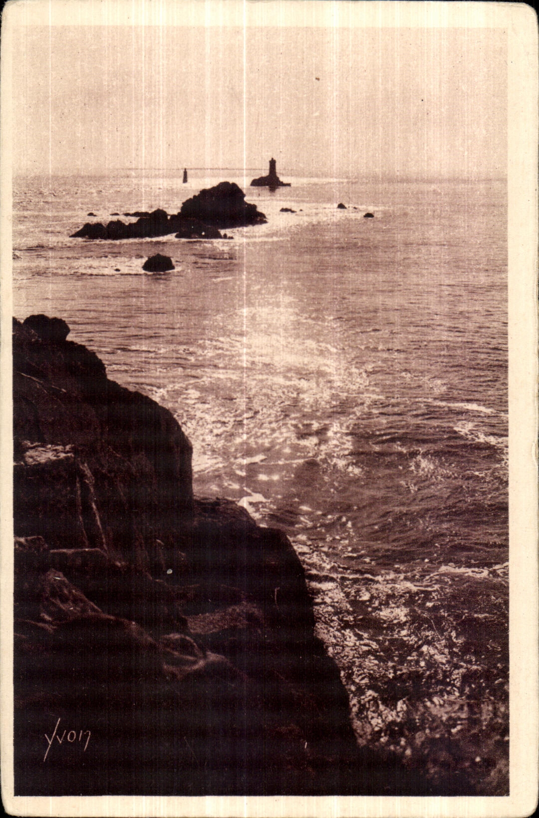 CPA Cote sauvage Pointe Du Raz (Finistere) La Phare de la Vieille