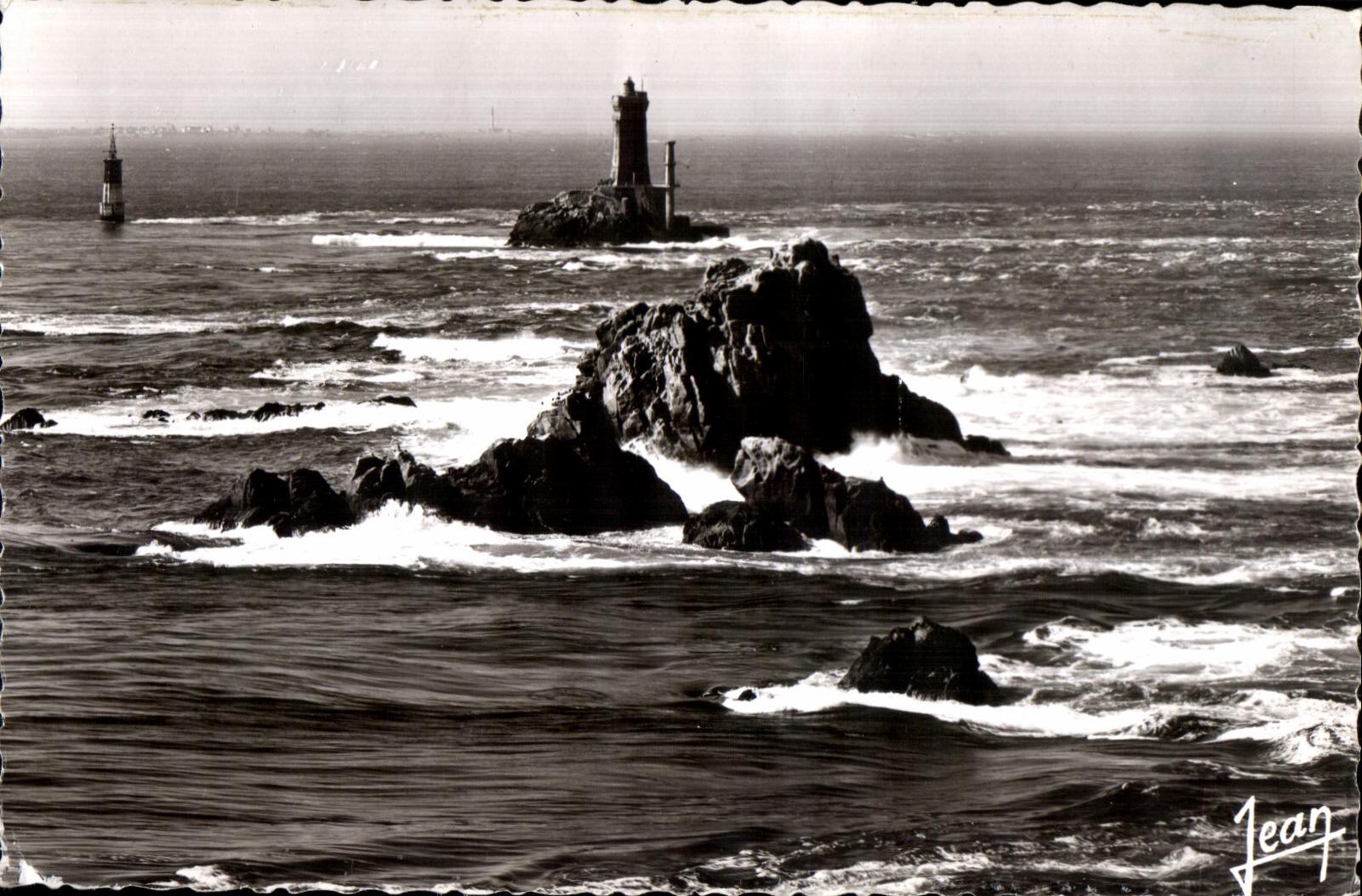 CPA La Pointe Du Raz (Finistre) L extreme Pointe Au fond L ile De Sein