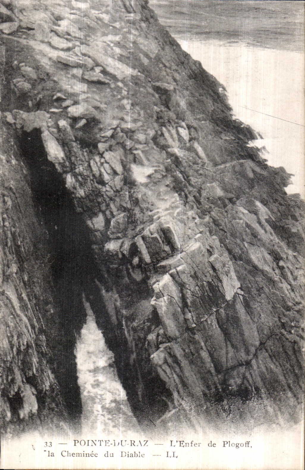 CPA Pointe Du Raz L Enfer de Plogoff la Cheminee da Diable
