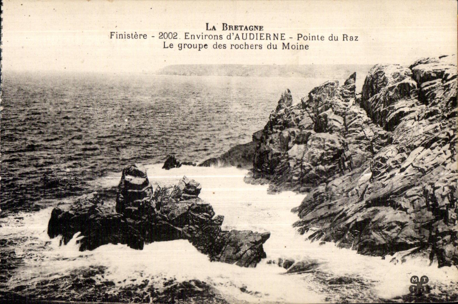 CPA La Bretagne Finistere Environs d Audierne Pointe du Raz Le groupe des rochers du Moine