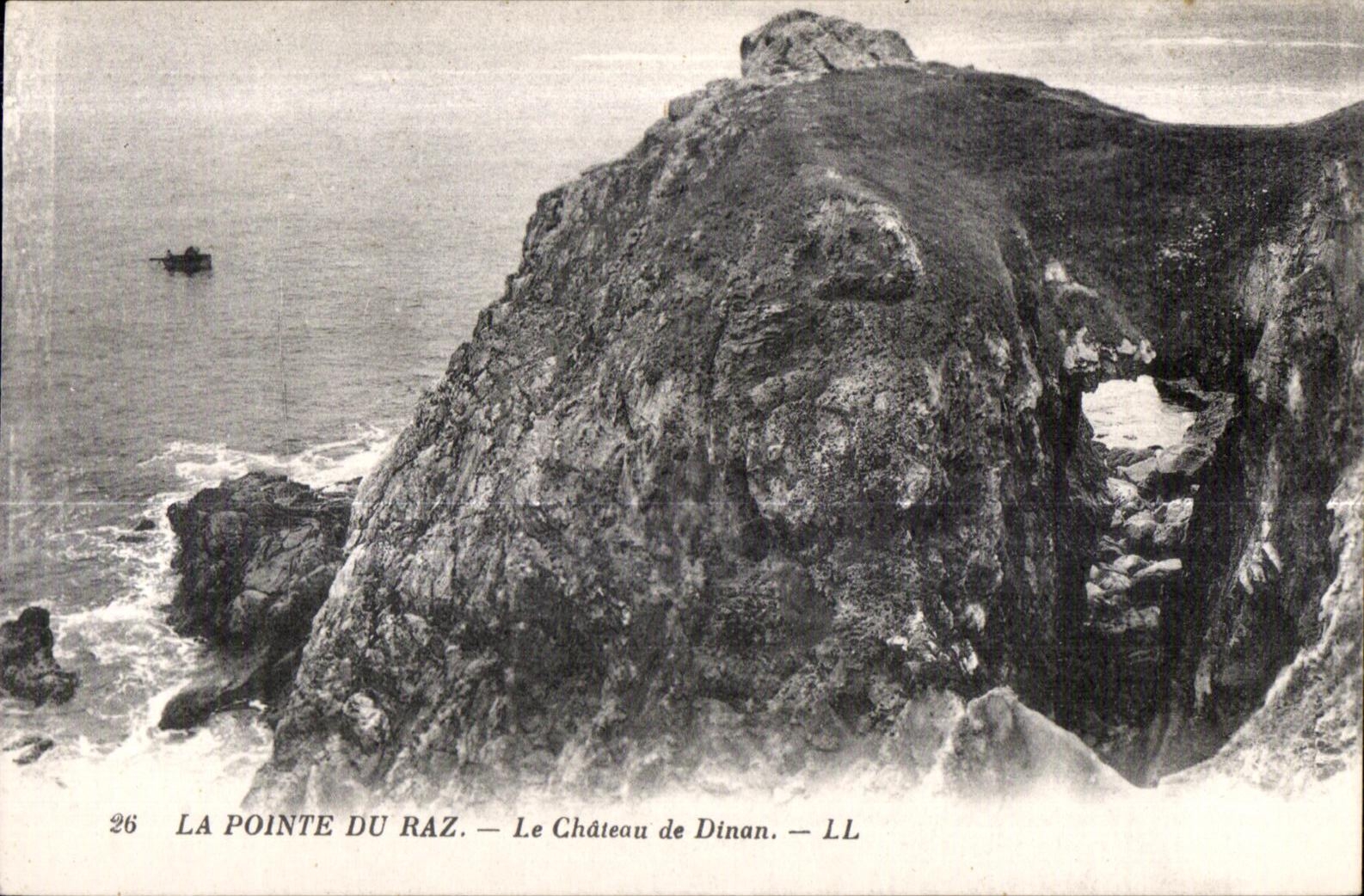 CPA La Pointe du Raz Le Chateau de Dinan