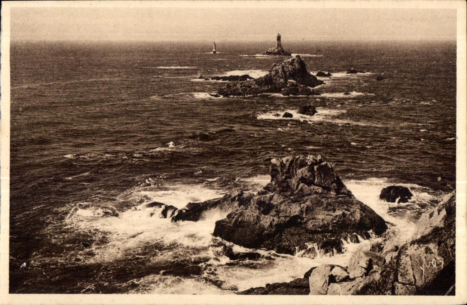 CPA Pointe Du Raz De Sein (Finistere) Le Phare de la Vieille