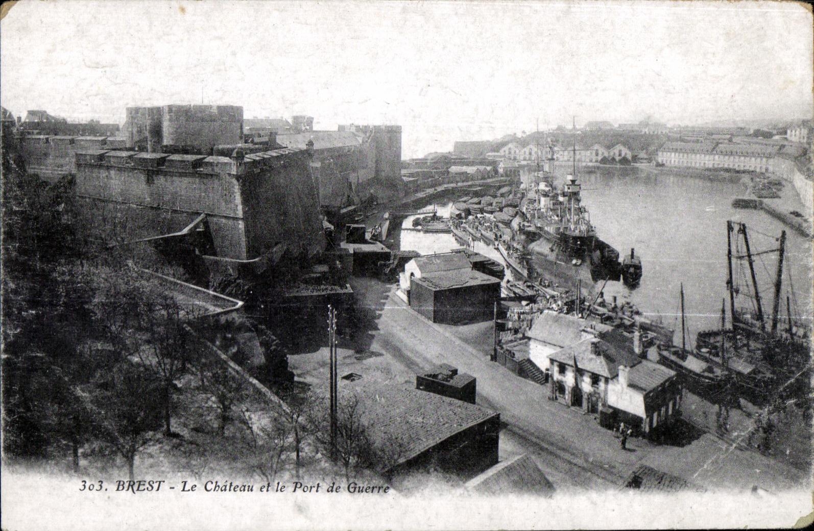 Brest - Le Chateau - Port de Guerre - CPA