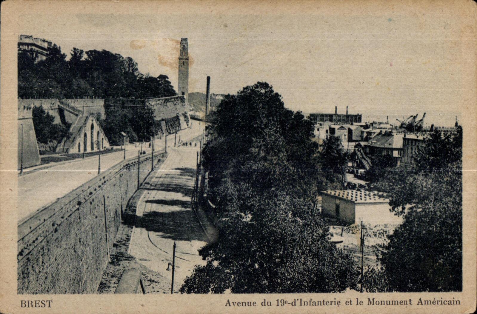 Brest - Avenue du 19 d Infanterie et le Monument Americain - CPA