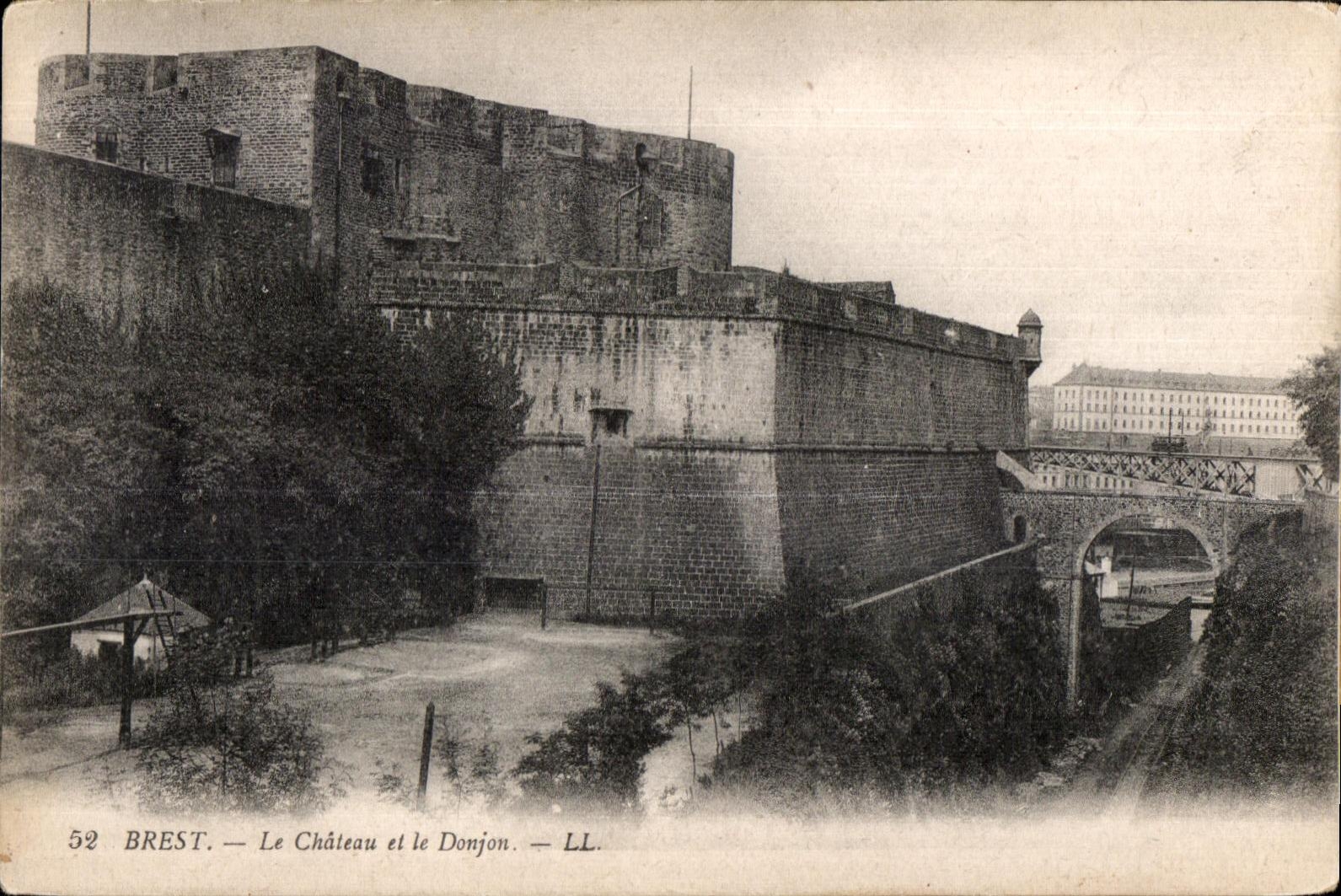 Brest - Le Chateau et le Donjon - CPA