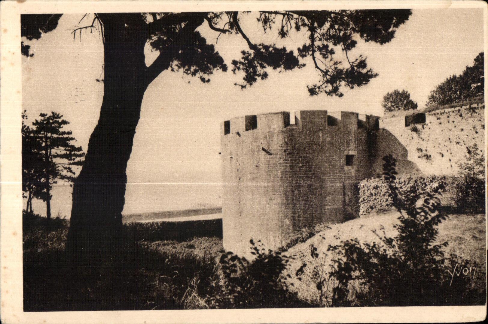 Brest - a Tower of the Castle - CPA