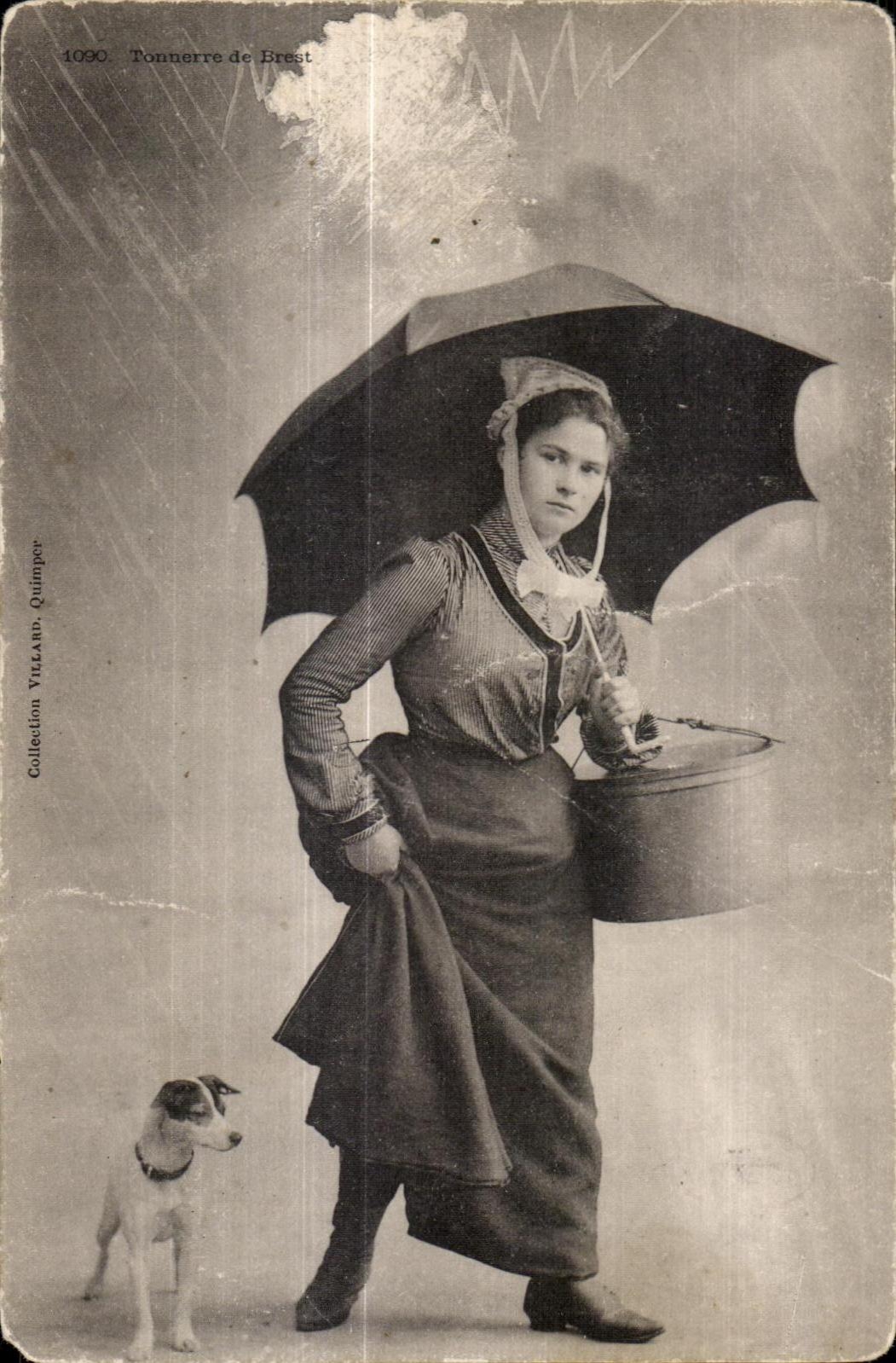 CPA Tonnere of Brest Folklore Costume