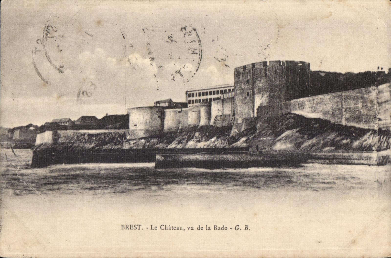 CPA Brest Le Chateau vu de La Rade