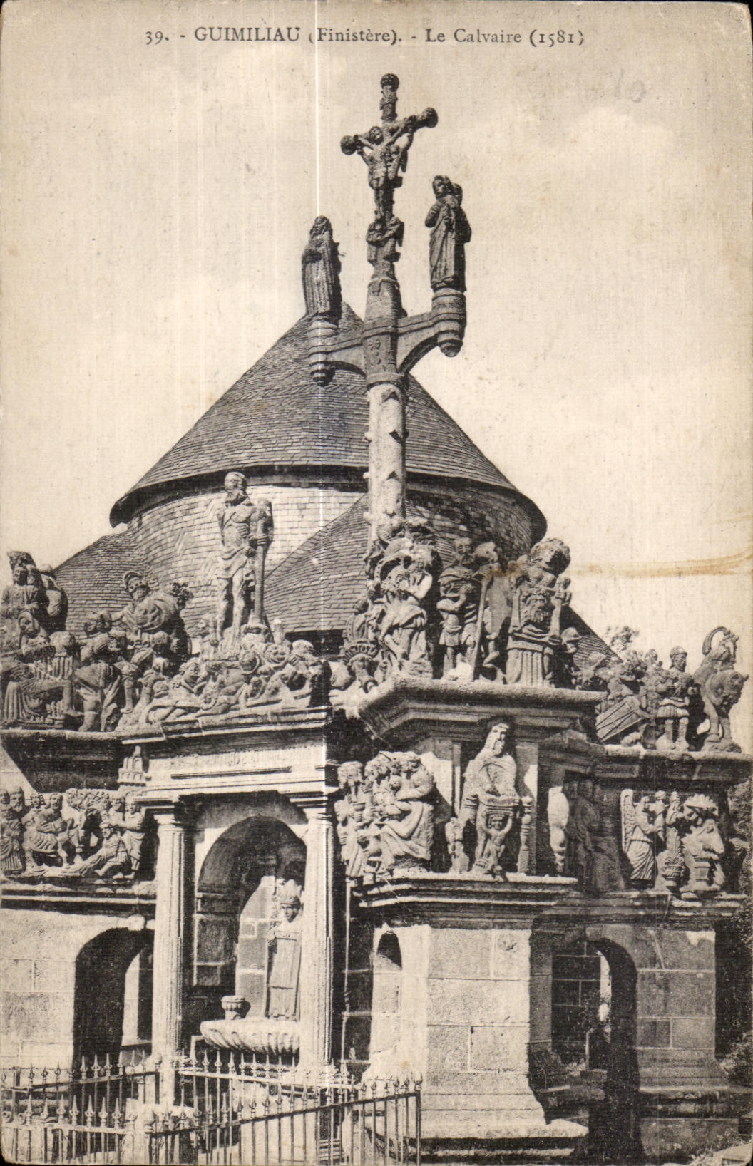 CPA Guimilau (Finistere) Le Calvaire
